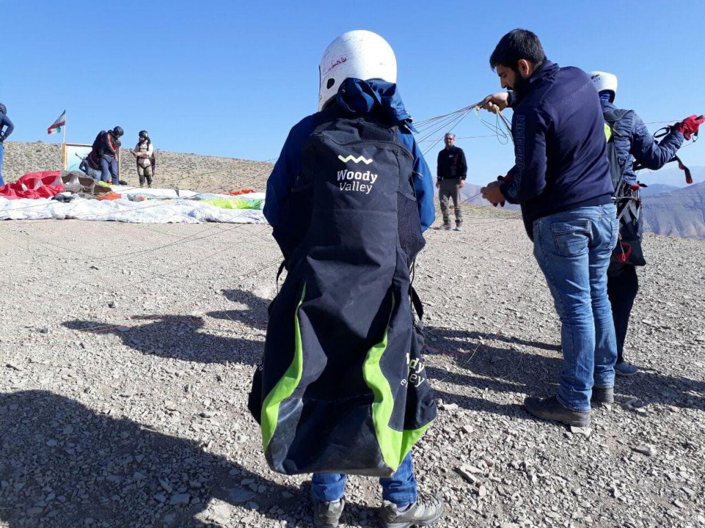 آموزش پرواز با پاراگلایدر
